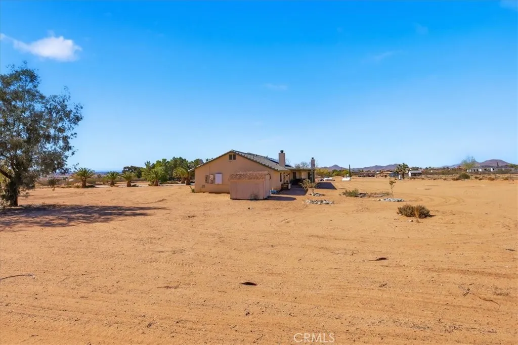 24030 Cahuilla Road, Apple Valley, California 92307 home-pic-43